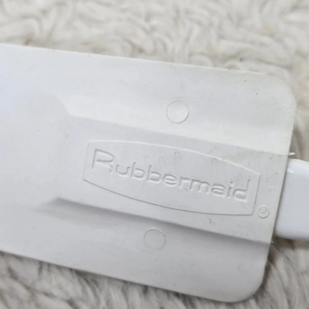 Rubbermaid Scraper Spatula Kitchen Tool 9.5‎ Inch White 2724 Non-Heat Resistant